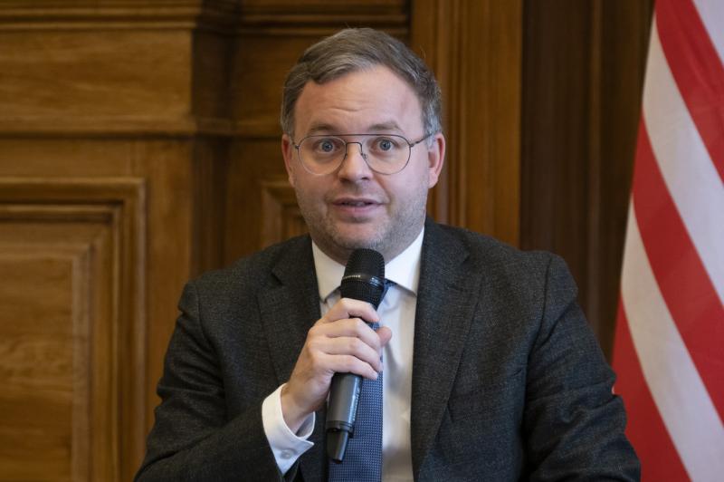 Az ELTE értékelése szerint Orbán Balázs doktori disszertációja maradéktalanul megfelel a meghatározott szabályoknak.