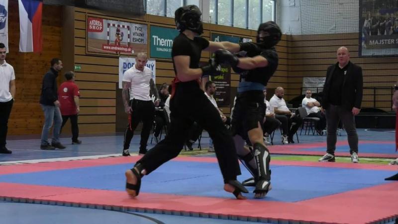 Készülj fel a sportág izgalmára! A Második Felvidéki Ifjúsági Kempo Kupa színvonalas eseménye Dunaszerdahelyen került megrendezésre. Fedezd fel a fiatal tehetségek küzdelmeit, és merülj el a kempo világában a legfrissebb videóink segítségével! További rés