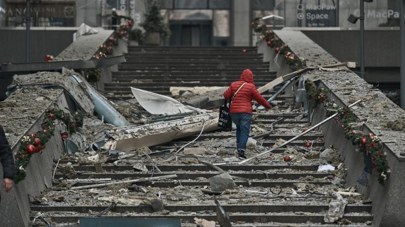 Rakéta csapódott egy kijevi épületbe, amely otthont ad számos ország nagykövetségének.