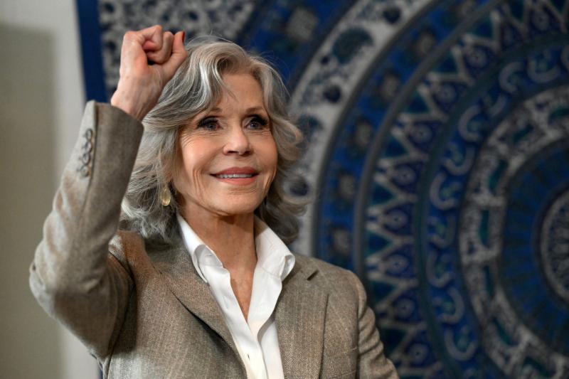 Fedezd fel Jane Fonda életének izgalmas pillanatait 10 lenyűgöző képen – a 87 éves színésznő és elkötelezett politikai aktivista története | Marie Claire