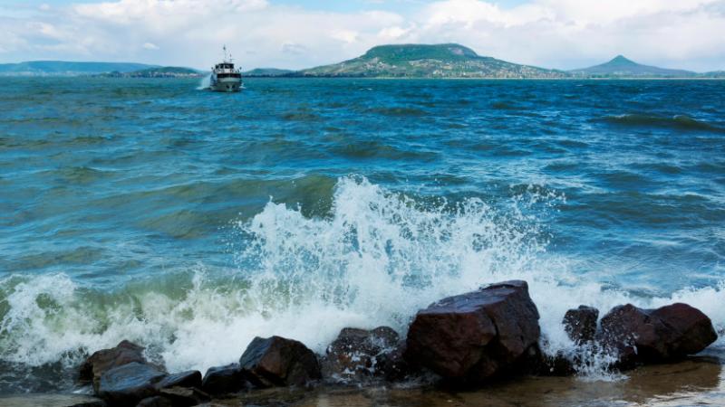 A klímaváltozás hatásai egyre drasztikusabban érzékelhetők a Balaton térségében - Agro Napló.