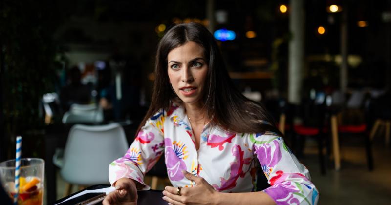 Szentkirályi Alexandra meglepő módon egyszerre támadja Karácsony Gergelyt, Vitézy Dávidot, a Tiszát és a DK-t.