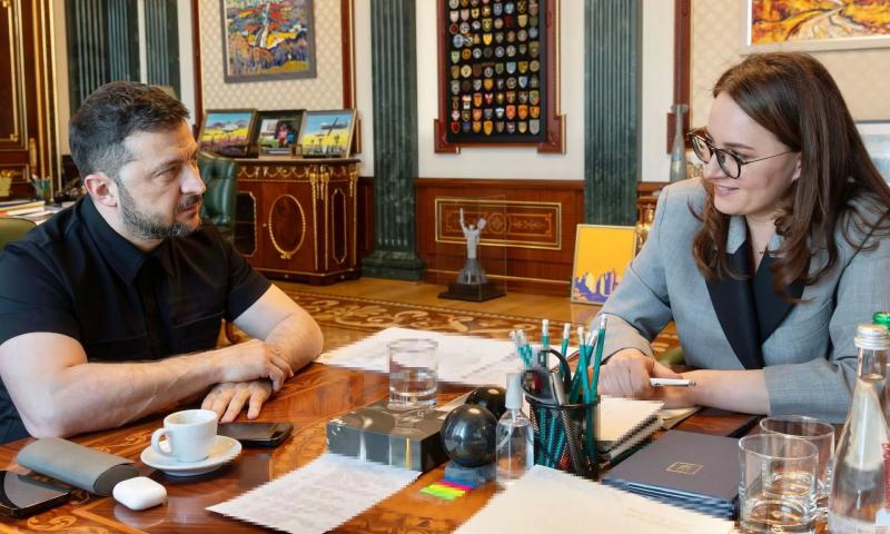 Mimikri mesterszintje: Zelenszkij a kormány élén zsidó képviselőjét másra cseréli.