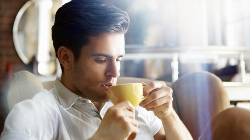 Itt van néhány jel, ami arra utalhat, hogy koffeinérzékeny vagy: a viszketés és a hányinger is figyelmeztető jelek lehetnek. Érdemes odafigyelni a tested reakcióira! - Házipatika