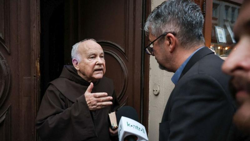 Hivatalos nyomozás kezdődött Hadházyék ügyében a legutóbbi botrány következményeként.