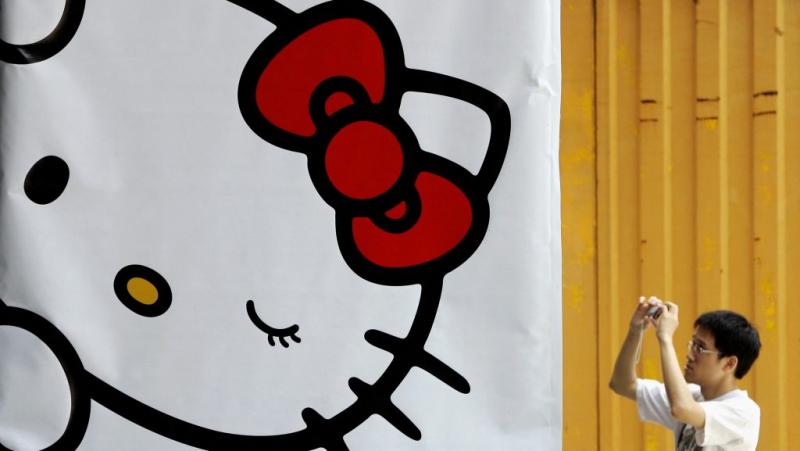 Egyedi szöveg:

2028-ban érkezik a mozikba a régóta várt Hello Kitty-film! A népszerű macskafigura kalandjai új formában, izgalmas történettel és lenyűgöző animációval elevenednek meg a vásznon. A rajongók már alig várják, hogy láthassák, hogyan kel életr