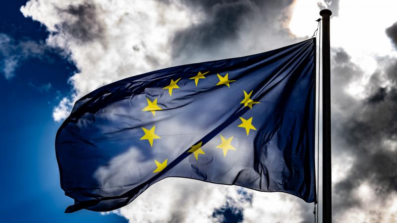 Olaszország hajlandó kompromisszumot kötni, és törvénymódosítást tervez, hogy megnyerje az Európai Unió bizalmát.